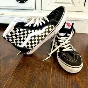 Men’s Vans x Bones Brigade Sk8-HI **VERY RARE**